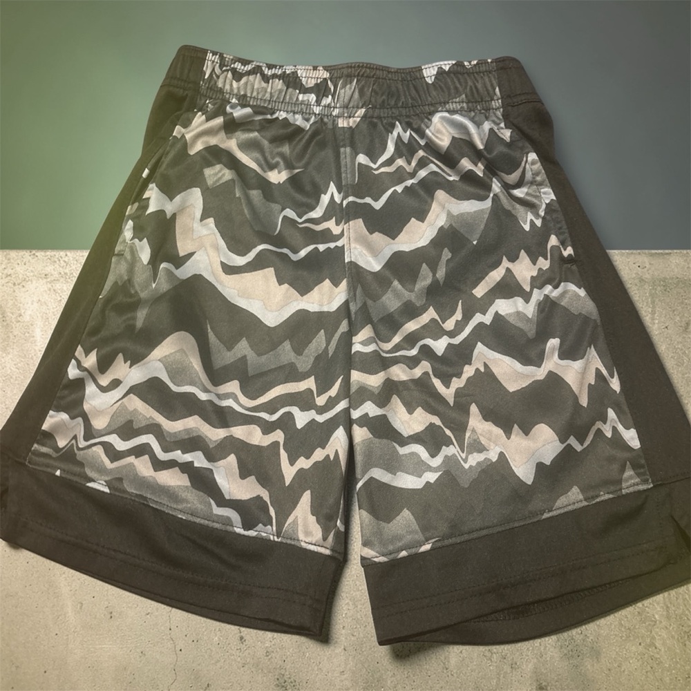 All in Motion Kids Black Gray Pattern Athletic Shorts Size M Activewear